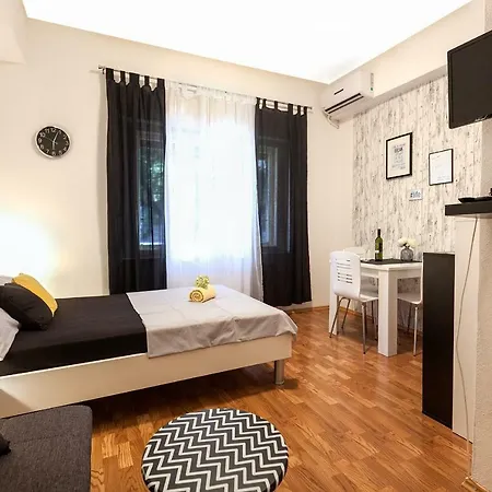 Guest house Lucky *